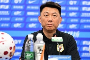 山东媒体指出：泰山队国内球员及外援阵容薄弱，客场挑战重庆铜梁龙需警惕开局不利